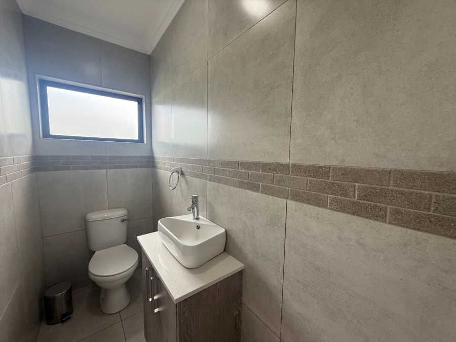 3 Bedroom Property for Sale in Kosmos Ridge North West